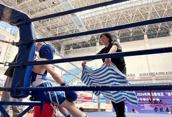 阿勒泰“体彩杯”青少年拳击锦标赛在阿勒泰市火热开赛(图6)
