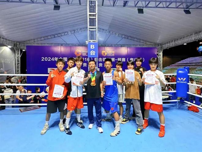 这些湖北拳击少年喜获U16全锦赛预赛金牌榜第一(图1)