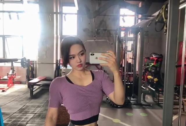 24岁健身模特身材喜欢腿臀训练好身材与年龄无关(图4)