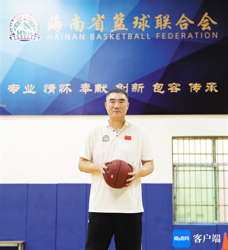 百年奥运的海南足迹 宋力刚:曾两次出战奥运会 退役后投身体育事业(图1) 百年奥运的海南足迹 宋力刚:曾两次出战奥运会 退役后投身体育事业(图1)