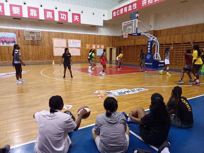 “援牙买加2024年体育技术援助项目”闭班仪式在四川体育职业学院举行(图1)
