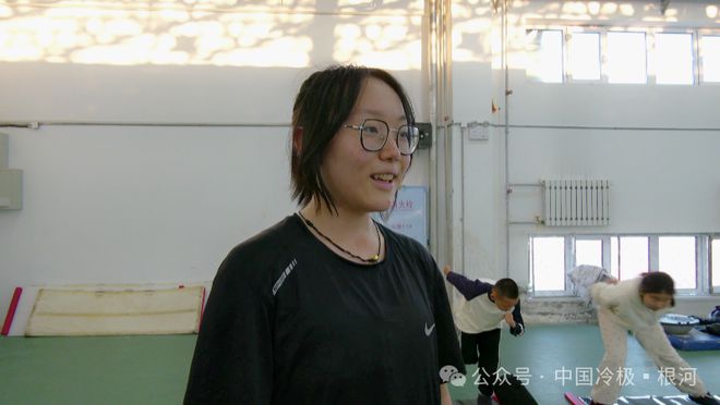 根河市业余体育运动学校速滑队训练热火朝天(图4)