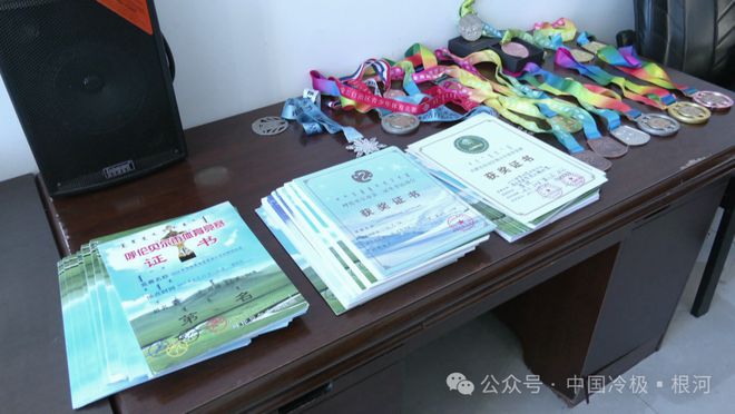 根河市业余体育运动学校速滑队训练热火朝天(图6)