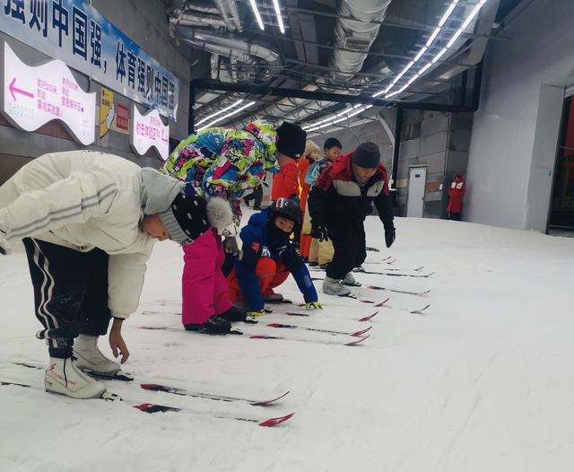2024年吉林市青少年越野滑雪训练营开营(图2) 2024年吉林市青少年越野滑雪训练营开营(图2)