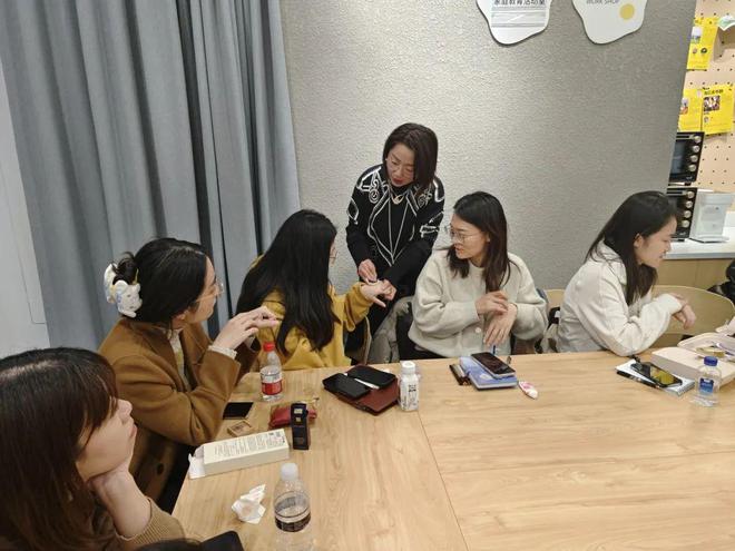 “楼下坐坐”、猎户座人才公寓上新青年中心里的青年夜校开班(图6)