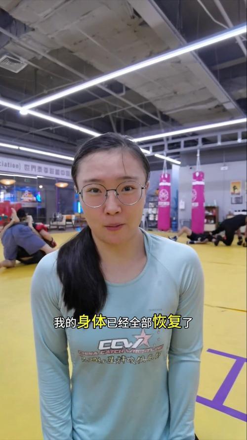 澳门拳击冠军石铭火了！白天当医生晚上打拳击同事：反差很大(图24)