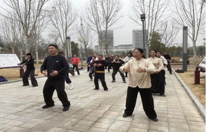 信阳中医药文化馆第七十期中医药知识讲座和义诊活动——健身气功八段锦(图3)