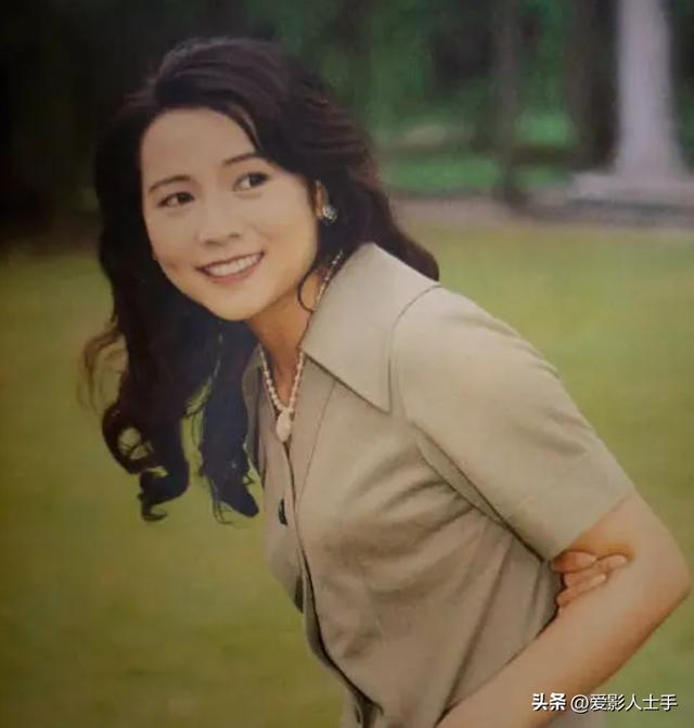 至今“无儿无女”的12位中老年女星未婚独居海外被丈夫抛弃(图1)