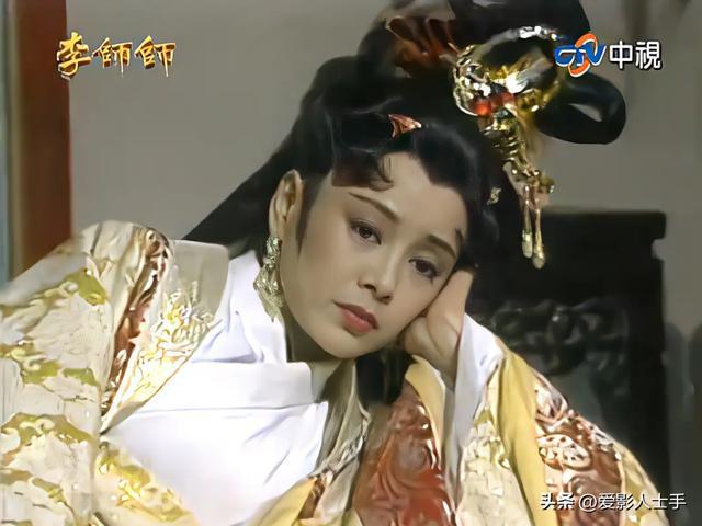 至今“无儿无女”的12位中老年女星未婚独居海外被丈夫抛弃(图8)