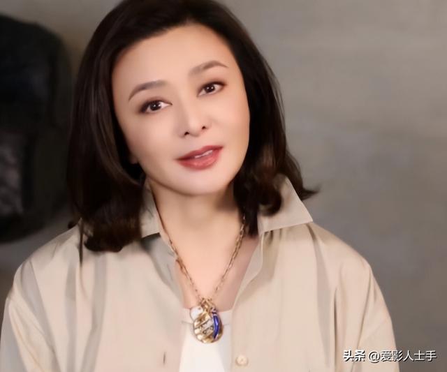 至今“无儿无女”的12位中老年女星未婚独居海外被丈夫抛弃(图13)